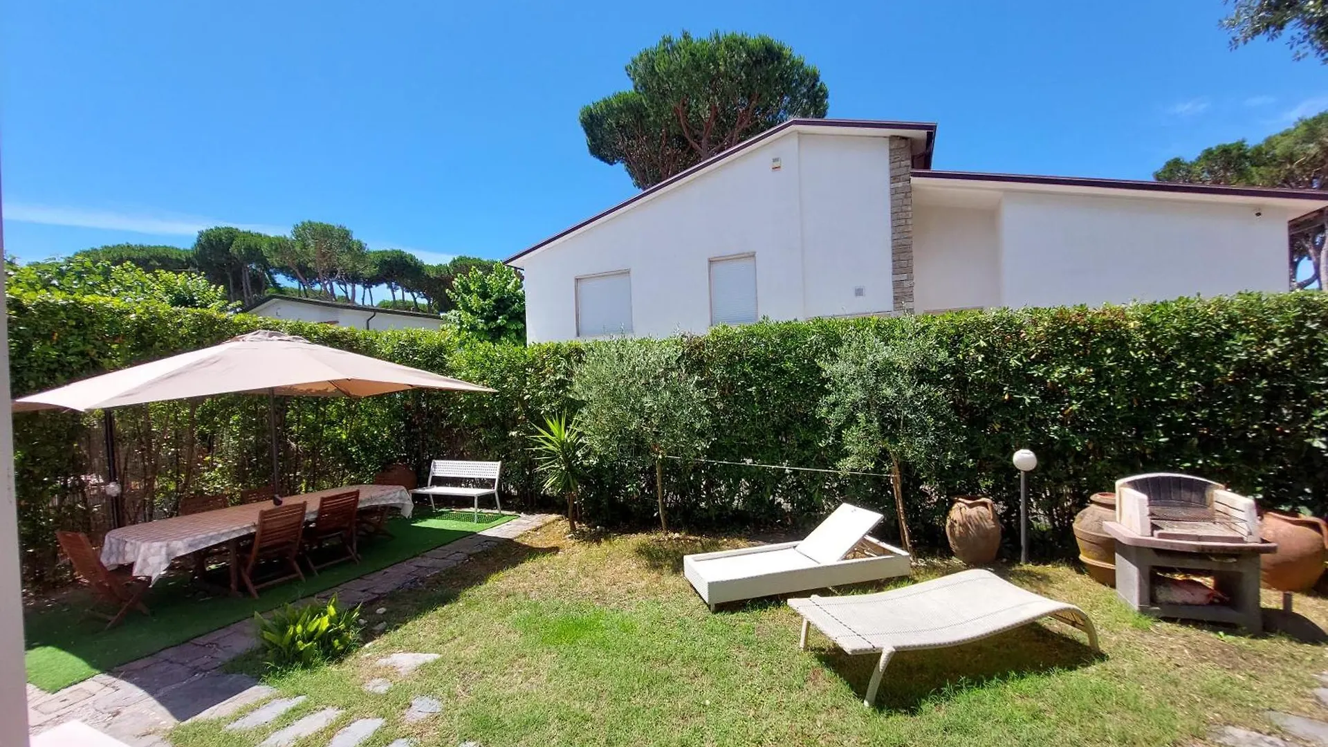 Villa Bianca Lido di Camaiore 0*,