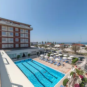 4* Szálloda Grand & Riviera
